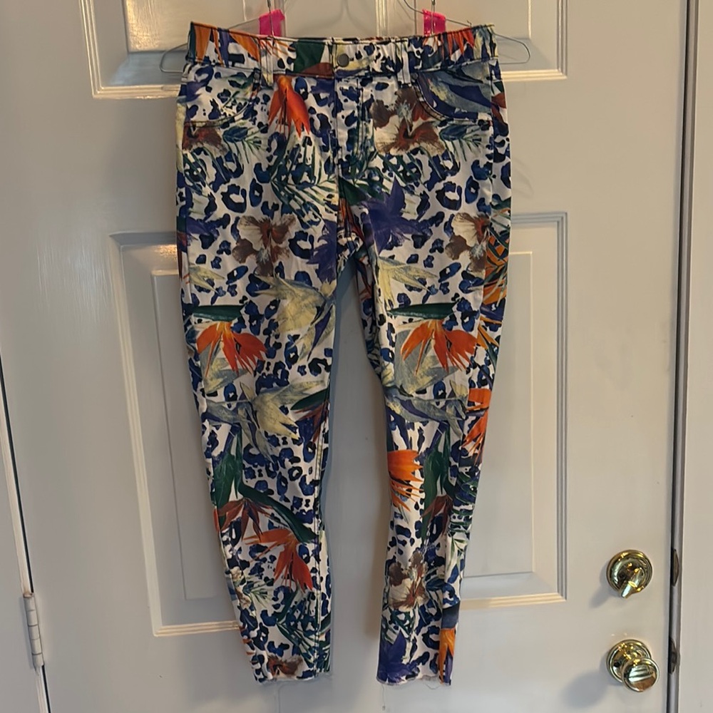 HUE Multicolor Artistic Print Pants